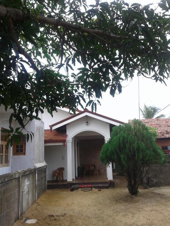 Aurora - Negombo Budget Hostel ภายนอก รูปภาพ