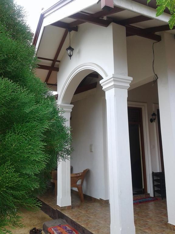 Aurora - Negombo Budget Hostel ภายนอก รูปภาพ