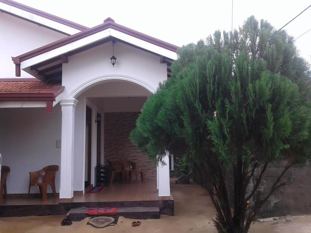 Aurora - Negombo Budget Hostel ภายนอก รูปภาพ