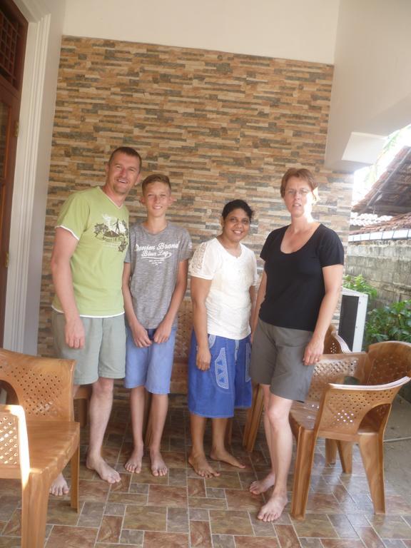Aurora - Negombo Budget Hostel ภายนอก รูปภาพ